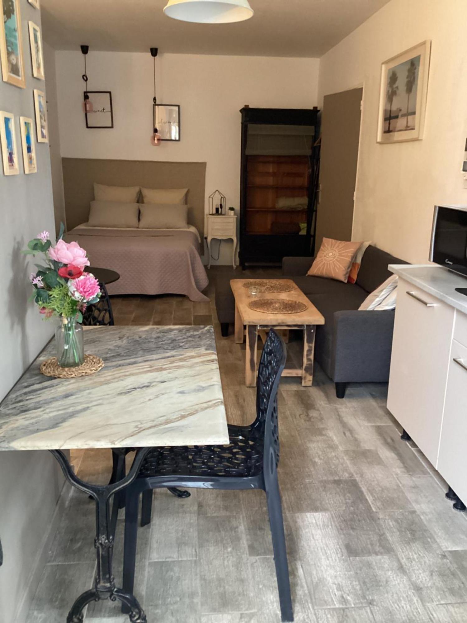 L'Appartement De Gaston เลส์ซาแบล็ตส์ ภายนอก รูปภาพ